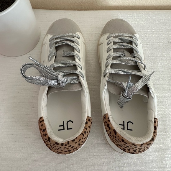 JF Zaylee White /Gray Sninny Lace Up Sneakers Woman’s 6 - Picture 9 of 12